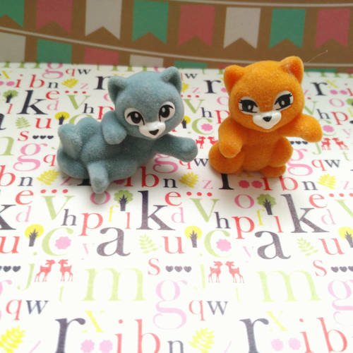 Lot De 2 Figurine Animaux Bebe Chat Matiere Velours Figurine Miniature Pour Decoration De Gateau Ou Vitrine Collection Un Grand Marche