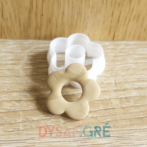 Emporte-pièce forme fleurs 5 pétales 30mm