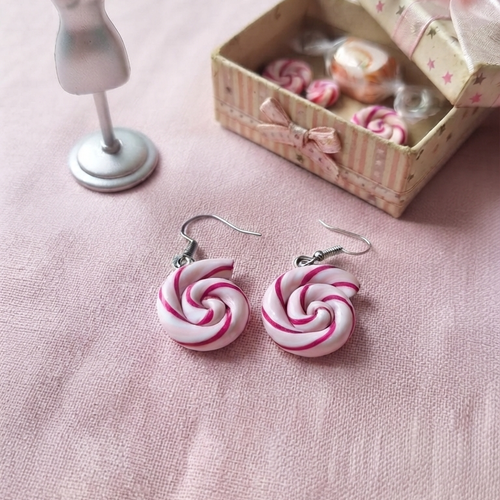 Boucles d’oreilles sucettes tourbillons roses en pâte polymère