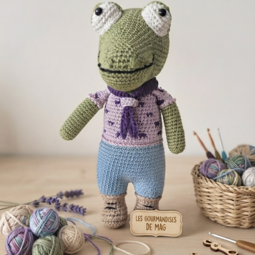 Crocodile amigurumi fait main : un compagnon aventurier