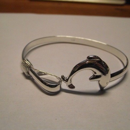 Bracelet dauphin argenté ( dauphin de 2,5 cm de large )