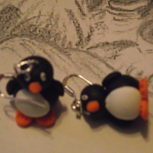 Boucle d oreille en forme figurine pingouin noir-blanc rigolo