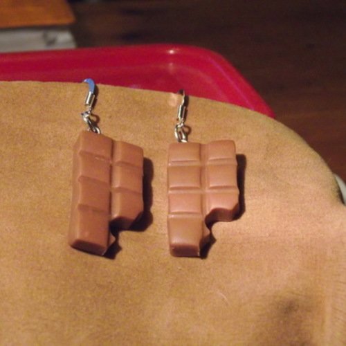 Boucle d oreille tablette chocolat lait croqué 7 carré-de 3cm neuf 