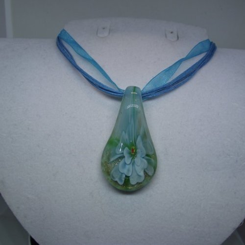 Collier organza bleu -verre de murano -motif fleur bleu