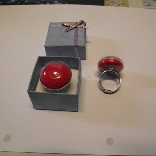 Bague réglable demie globe en verre 25 mm- sable rouge