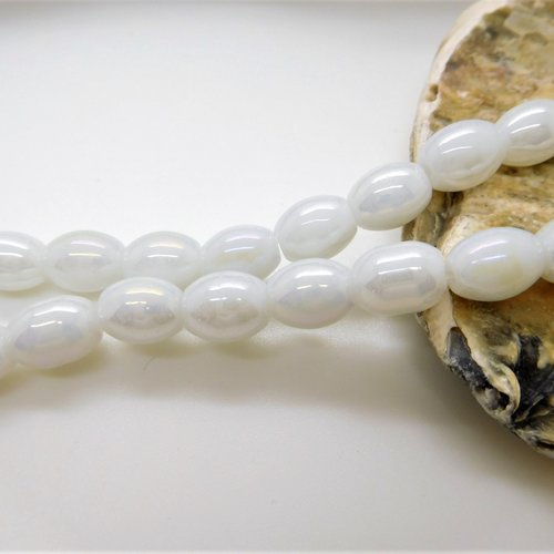 10 perles de verre ovales blanc nacré irisé 10mm x 8 mm
