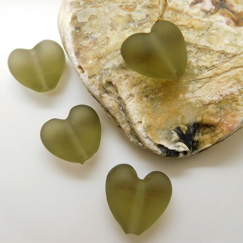 2 perles de verre coeur vert 15mm