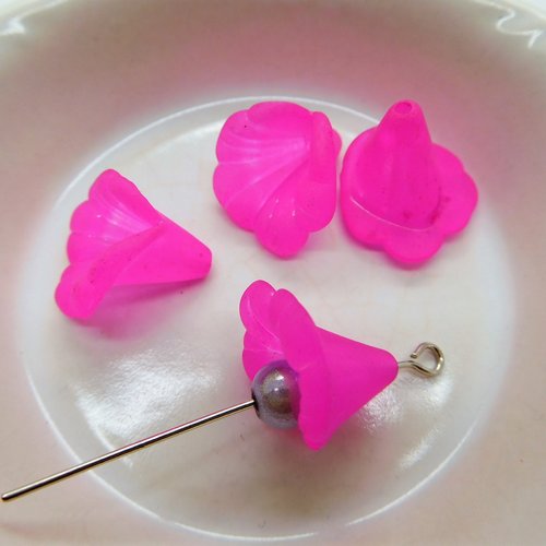 Perles fleur lucite rose fuchsia  givré acrylique 15mm