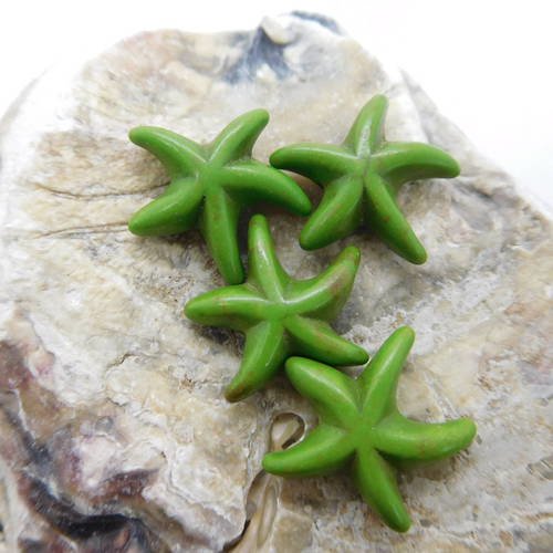 4 perles étoiles de mer vert  pierre teintée howlite 14mm