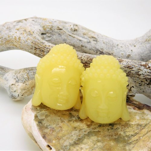 2  perles tête  bouddha jaune   en corail de synthèse 27mm