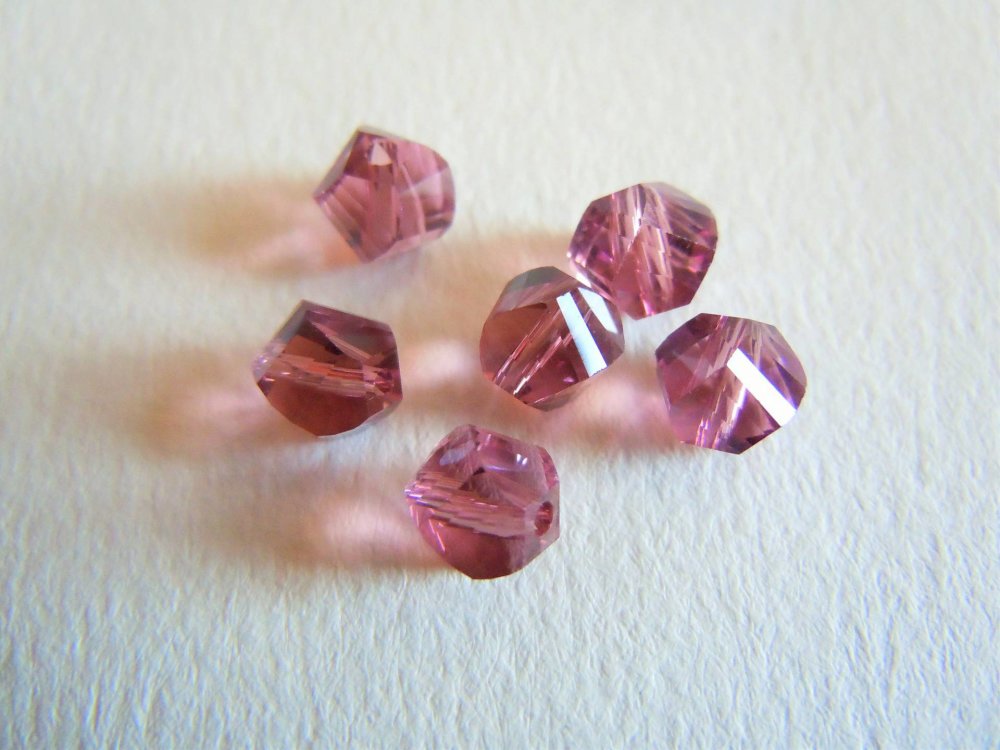 Lot De 500 Perles En Cristal De Bohème - Facettes Violet Améthyste Light 6mm - Fond De Stock - Provenance : Tchécoslovaquie