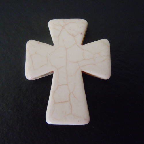 1  perle croix couleur blanc 50mm en howlite