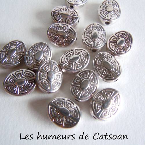 50 perles en métal argenté ovales 11x9mm avec motifs géométriques