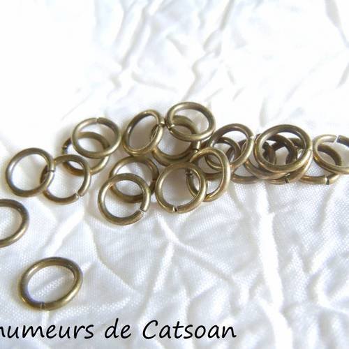 50 anneaux ouverts 8 mm  en métal couleur bronze