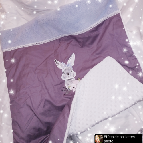Jolie couverture bébé lapin violet