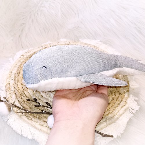 Baleine grise en tissus