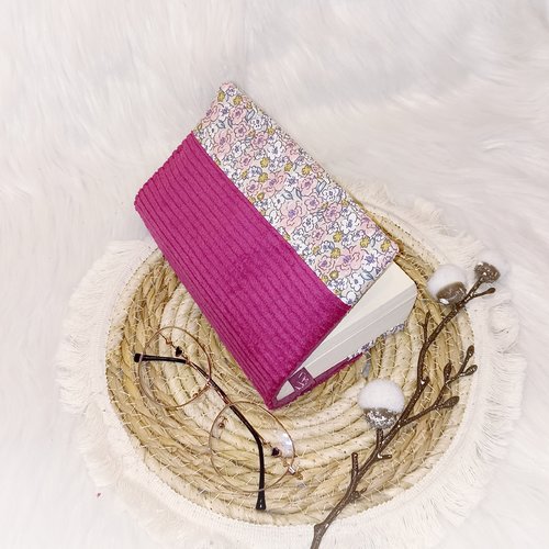Pochette a livre velours et motif fleuri