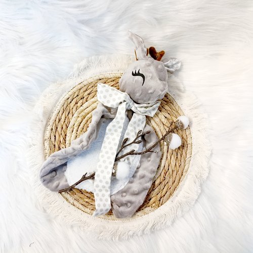 Doudou petit faon couleur taupe