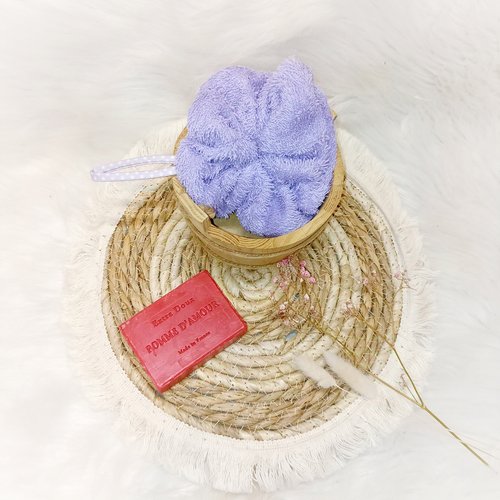 Fleur de douche en tissus violet clair