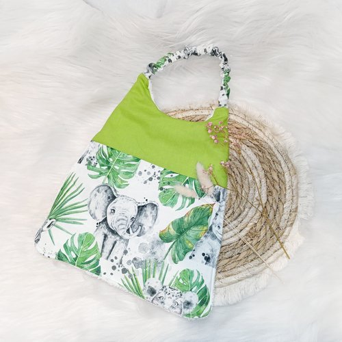 Joli bavoir élastique / maternelle jungle savane éléphant vert pomme