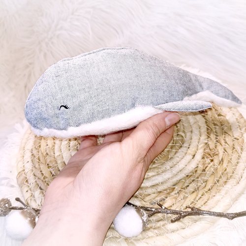 Baleine grise en tissus