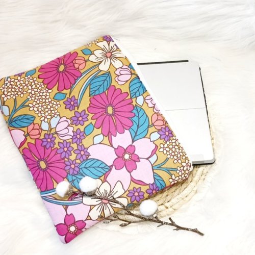 Housse pour tablette fleurs 25 x 22cm