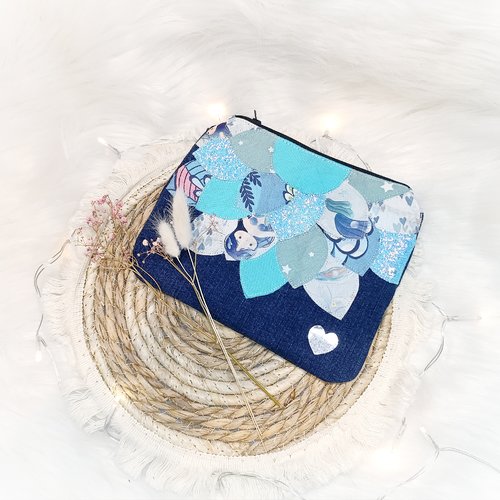 Pochette trop pratique tissus upcyclé bleu