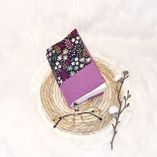 Protège livre motif violet et fleuri