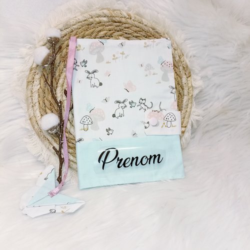 Joli protège carnet de santé animaux de la forêt