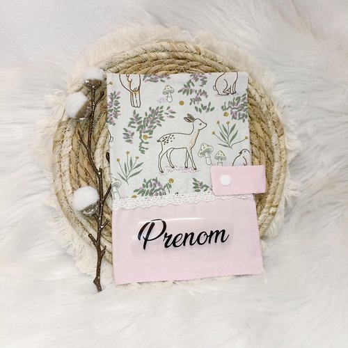 Joli protège carnet de santé petit faon / animaux de la foret