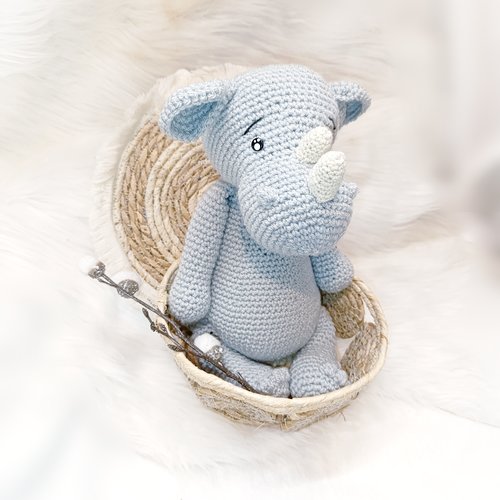Grand rhinocéros en crochet
