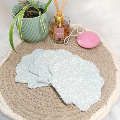 Lingettes lavables /réutilisables coquillage vert clair a pois