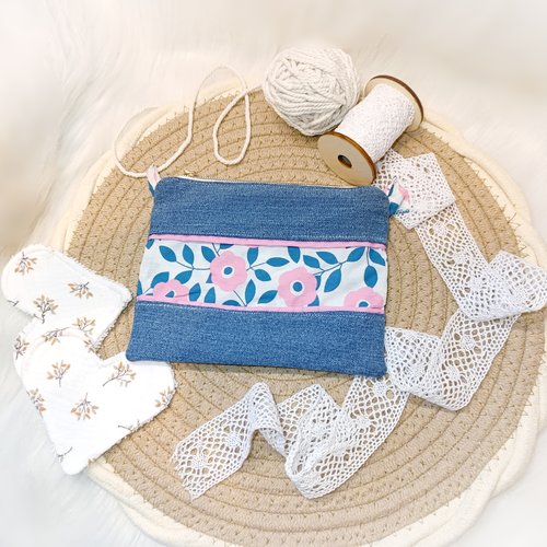 Porte monnaie / pochette fleurs rose et jean