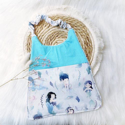 Joli bavoir élastique / maternelle sirène