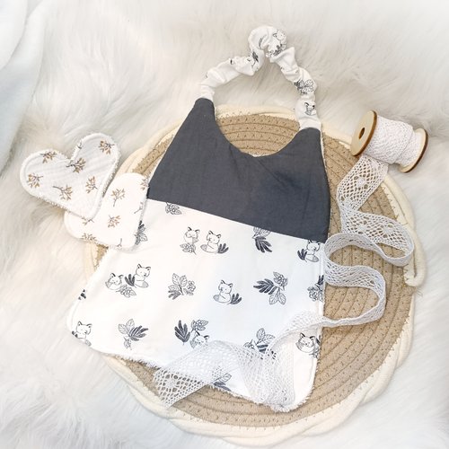 Joli bavoir élastique / maternelle gris animaux