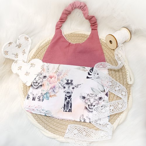 Joli bavoir élastique / maternelle girafe rose
