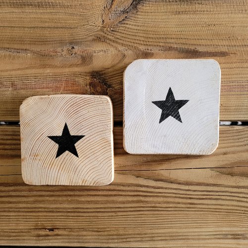 2 mini tableaux en bois recyclé, motif étoile. décoration en bois vieilli.