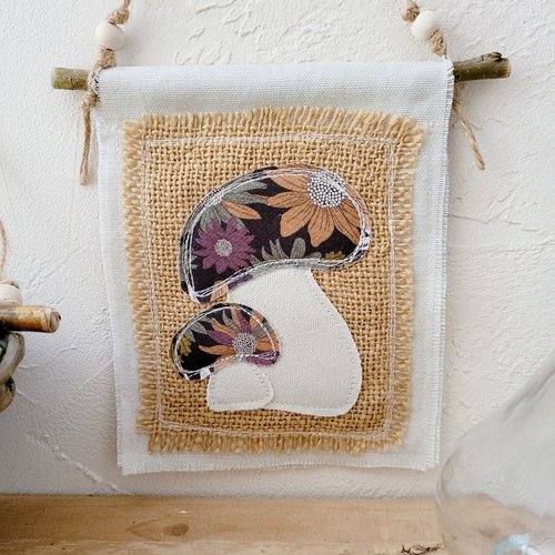 Tableau nature, champignon, en toile de jute et coton recyclé