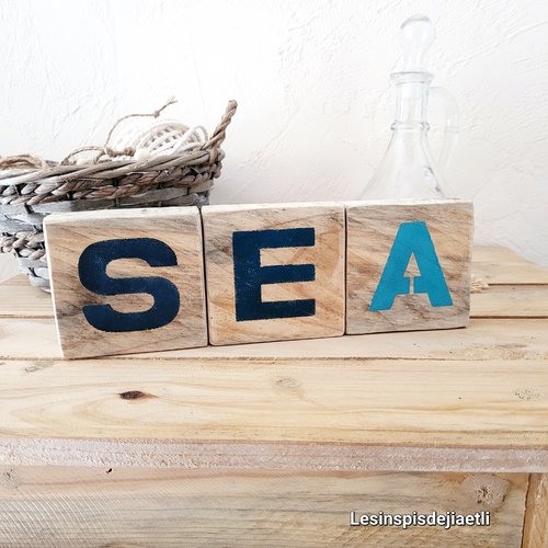 Décoration mer en bois de récupération, lettres sea peintes sur bois. création marine.