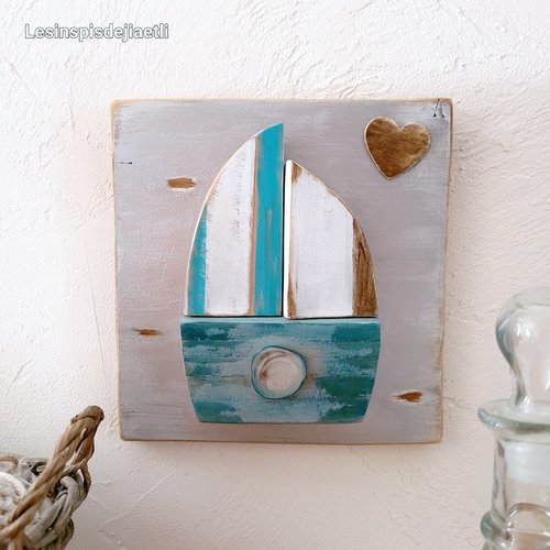 Tableau marin bateau en bois recyclé. décoration murale mer, voilier minimaliste, style nautique.