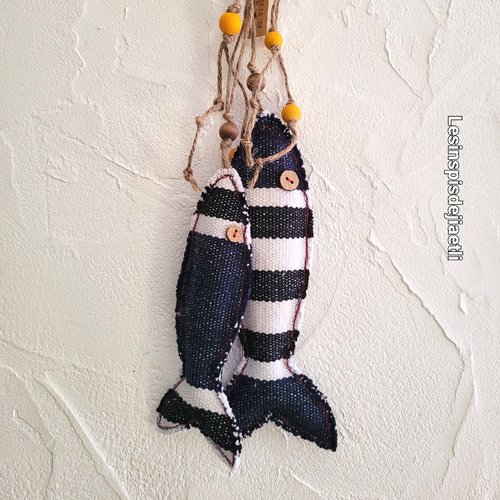 Duo de poissons en tissu rayés bleu et blanc à suspendre, décoration marine