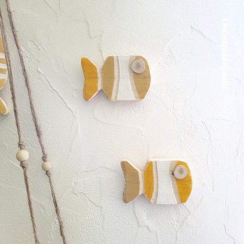 2 poissons jaune en bois de récup, décoration murale bord de mer