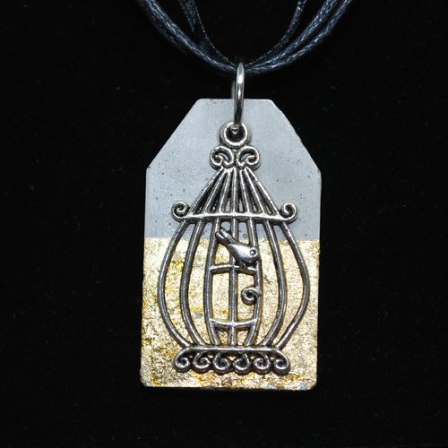 Collier pendentif béton à bijoux