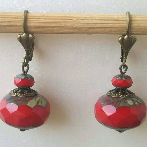 Boucles d'oreilles perles à facettes de bohème rouge en verre tchèque