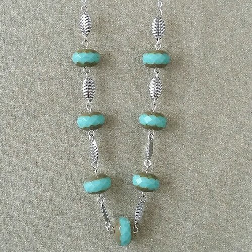 Sautoir/collier perles de bohème bleu lagon feuille intercalaire argenté