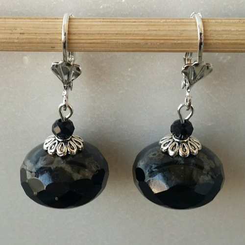 Boucles d'oreilles perles à facettes de bohème noire en verre tchèque