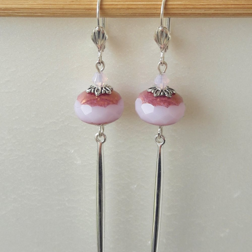 Boucles d'oreilles perles à facettes de bohème rose clair roseline en verre tchèque, toupie swarovski, goutte argentée