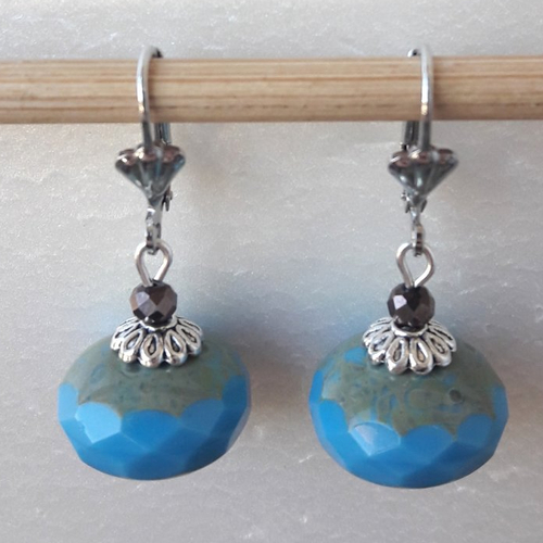 Boucles d'oreilles perles à facettes de bohème bleue en verre tchèque