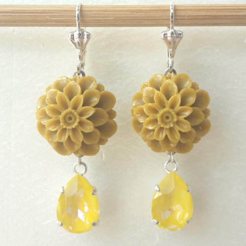 Boucles d'oreilles fleurs résine ocre jaune goutte cristal swarovski jaune