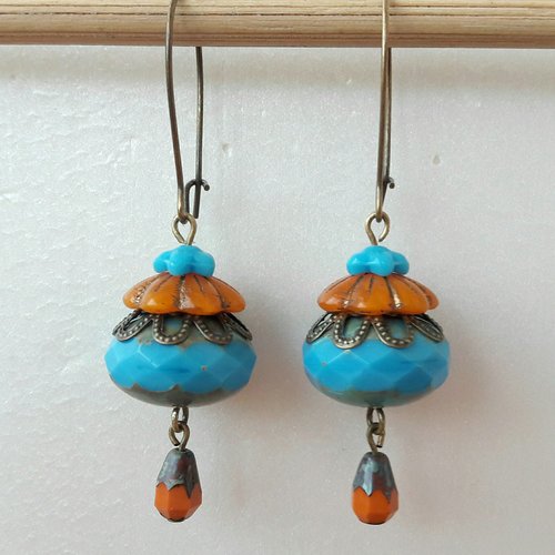 Boucles d'oreilles perle de bohème bleue et orange fleuries en verre tchèque
